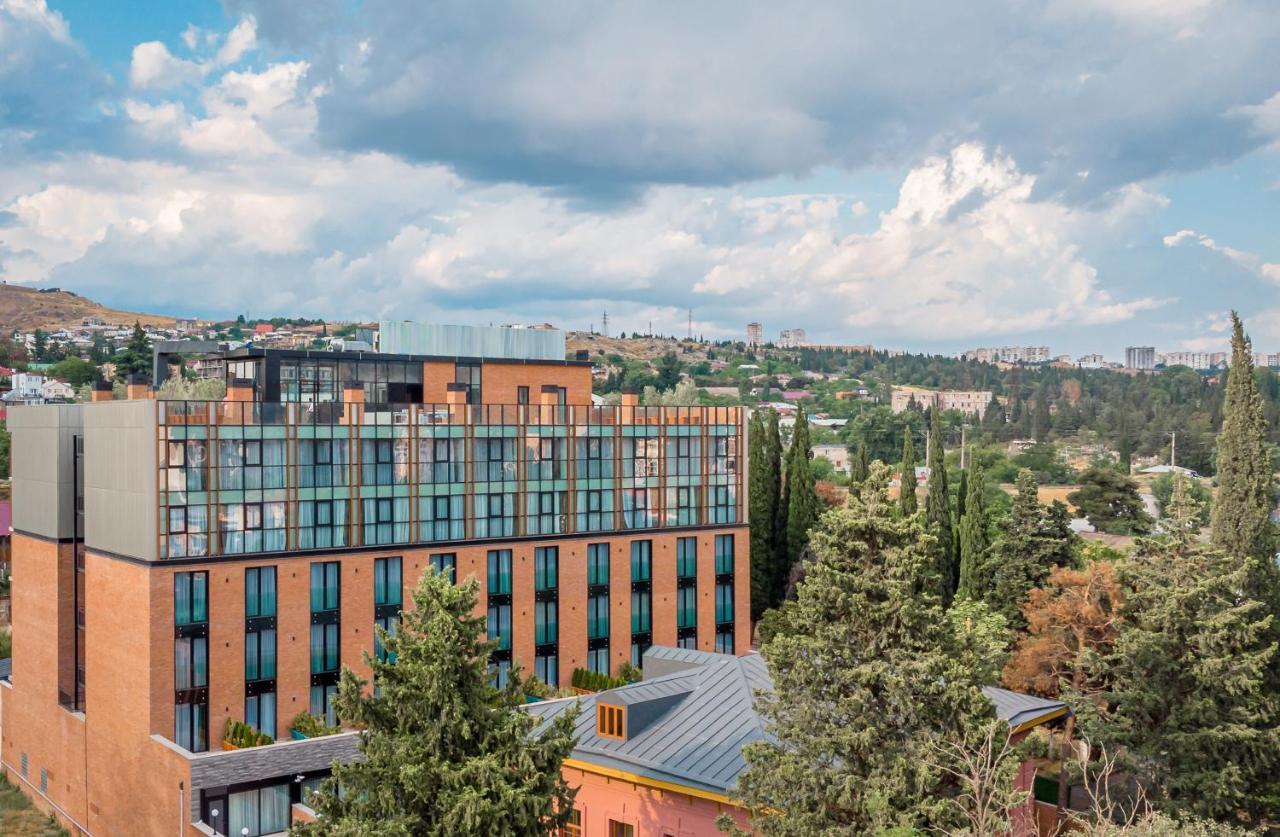 Ramada By Wyndham Tbilisi Old City Exterior photo